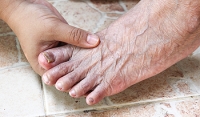 How Can Older Adults Keep Their Feet Healthy?